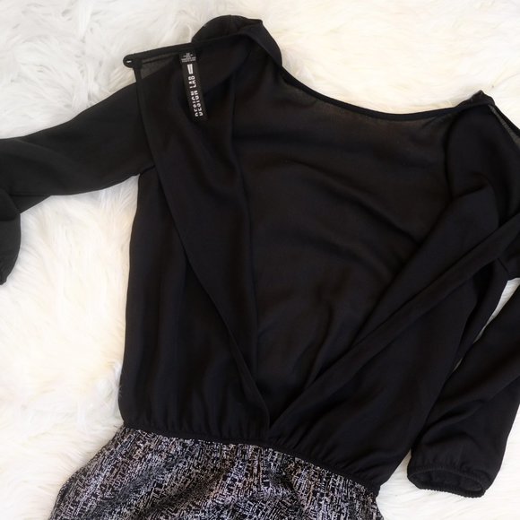 NEW Design Lab Playsuit Short Size XS - Picture 2 of 6